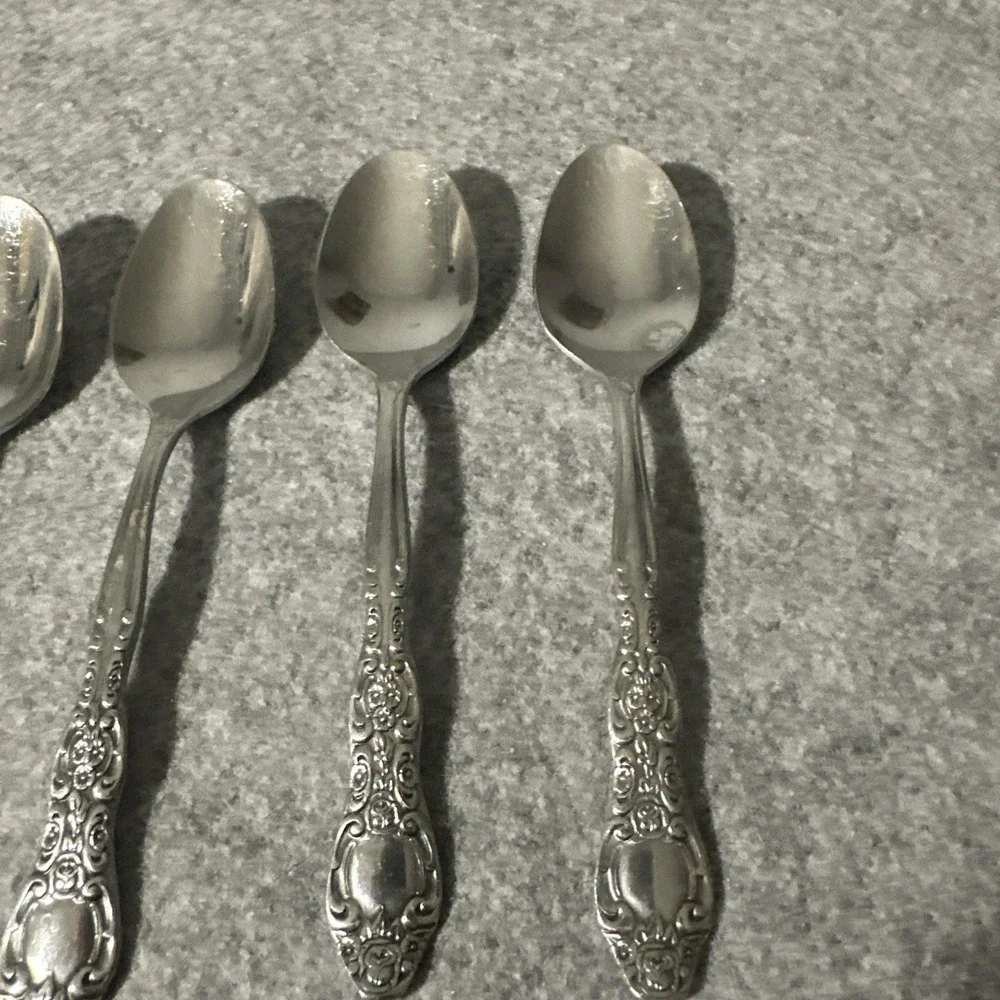 8 International Stainless VERONA Pattern Teaspoons Korea‎